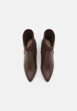 Anna Field Korte Laarzen - Brown 9 Anna Field Korte Laarzen - Brown -Anna Field Verkoop 2024 3cc2819adf6a4daf90a313497b31409d