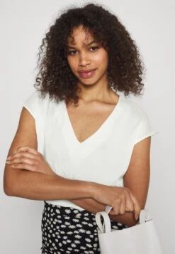 T-Shirt Basic - Off-White 9 T-Shirt Basic - Off-White -Anna Field Verkoop 2024 7396f69cf9334655a4908ea604a7abef