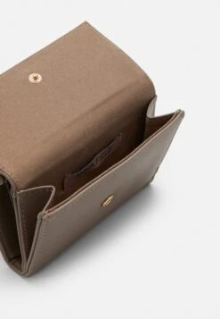 Anna Field Portemonnee - Taupe 8 Anna Field Portemonnee - Taupe -Anna Field Verkoop 2024 88a4b2fe87fe478ebe563eb3de3b5baa