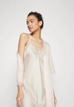 Anna Field Bridal Nightie / 003 - Off-White - Nachtjapon - 003 - Off-White 9 Anna Field Bridal Nightie / 003 - Off-White - Nachtjapon - 003 - Off-White -Anna Field Verkoop 2024 b0d5595a3a9e44e28968fba66029159e