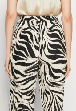 Anna Field Broek - Black/Off-White 11 Anna Field Broek - Black/Off-White -Anna Field Verkoop 2024 c21ccce7d3134ebfad5a7bcfc7a2f5a4