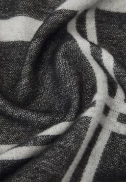 Voorkant -Anna Field Verkoop 2024 f2c6cffe18854b72bc3bd33ccc67e5be